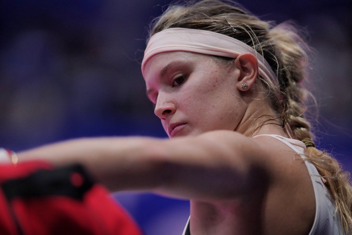 OgreTurtle's tweet photo. A bit of Genie yesterday 2nd set. Tough match. So glad she made it through !! https://t.co/yTn8XDlf5D