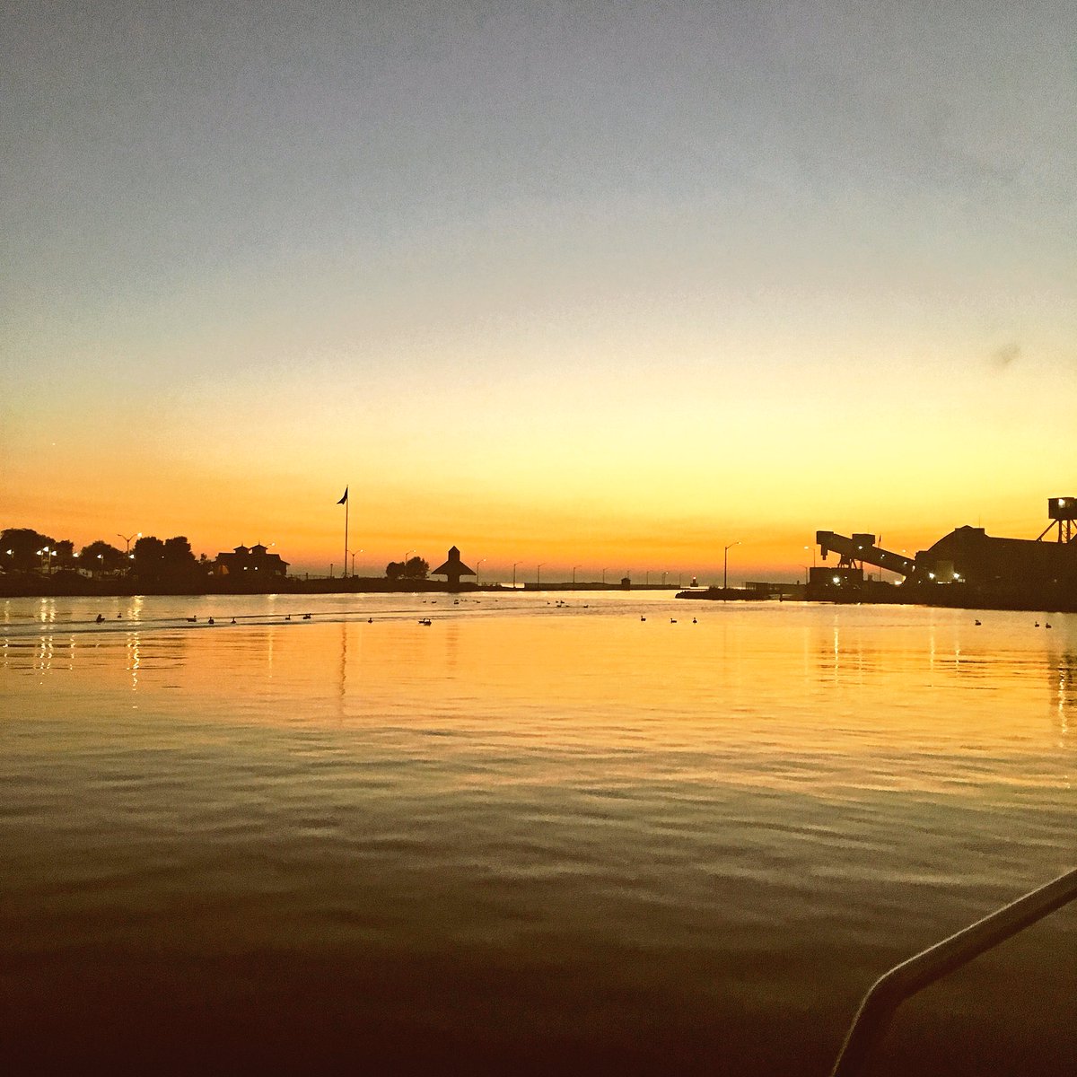 CPSGoderich's tweet image. Sunset on Goderich harbour. #portofgoderich #sunset #boatinghuron #lakehuron #goderich