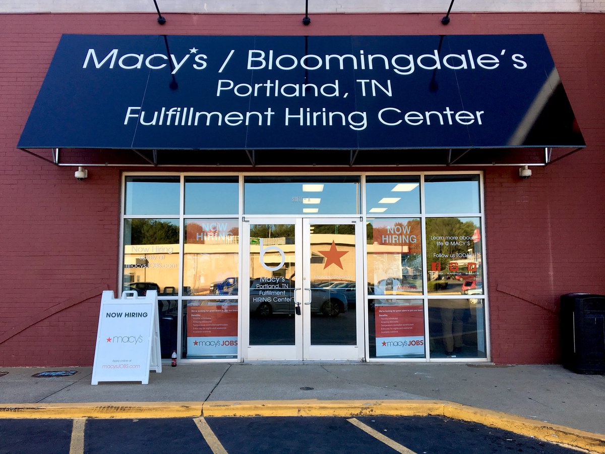 FASTSIGNS2003's tweet photo. Awning advertising generates a great look for your business while increasing street visibility. #fastsigns2003 #awningadvertising #storefrontadvertising #bannerstands #aframesigns #windowgraphics #clarksvilletn https://t.co/4cNcPE6buf