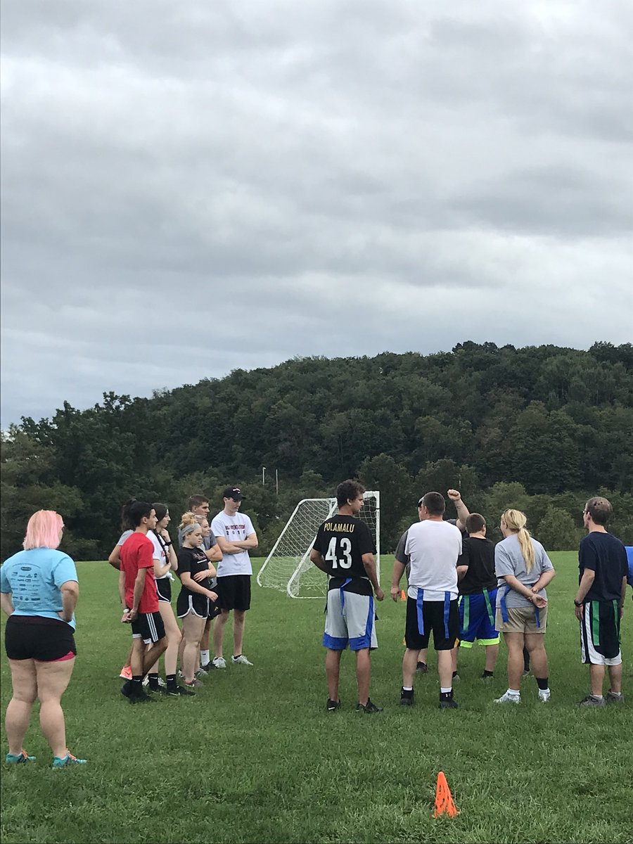 WJCommunity1's tweet photo. What better way to cap off the W&amp;J Week of Service weekend than playing some flag football with the Washington Special Olympics? Thanks to our students and Special Olympics athletes for a fun evening! https://t.co/fCLUWvgA9t