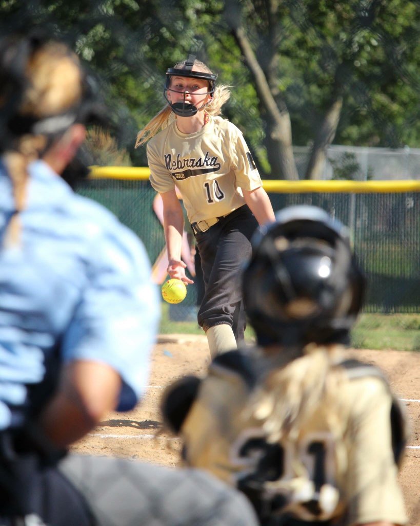 NEGold08s's tweet photo. 2 more W’s today in GOSL Fall League

Outscored opponents 15-0 in the 2 games.  Cam H &amp; Macey J throw a no hitter in game 1 &amp; Georgia B threw a no hitter in game 2

Isabelle J &amp; Emerson H w/ big 2 RBI hits in game 2

#GoldDNA
#WorkingHardGettingBetter
#TheGameIsBiggerThan1Person https://t.co/66hk3O7Omg