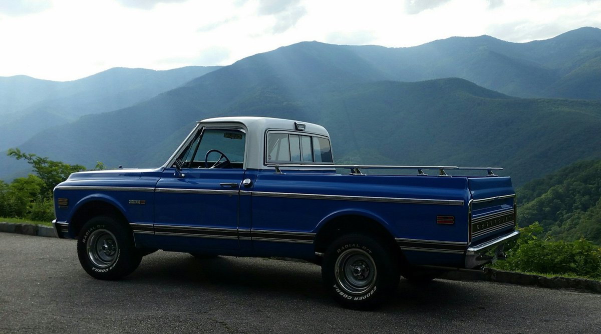 LMCTruck's tweet photo. Roger M. set out on a quest to find a truck just like his first one, a 1972 #Chevy. He found it in this 1972 Cheyenne, but he was worried he wouldn't end up with it... read the full story: https://t.co/Ru4v4TXKob #ChevyCheyenne #bluetruck https://t.co/8iixwLtLip