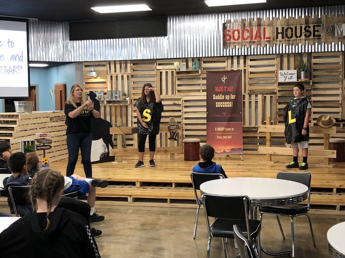 MabankJrHigh's tweet photo. SSI Talks with our 8th graders #everychildcountsMJH https://t.co/73buwSrcfm