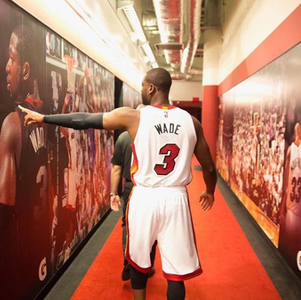 Dwyane Wade is back for season 16 --- he says this will be his last... bit.ly/2pdCMcY?utm_so… https://t.co/NHEprAUshc