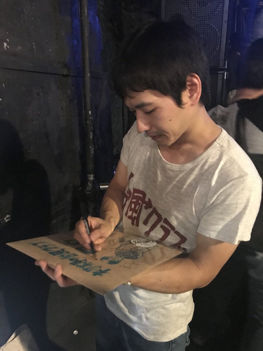 Rumi_1212's tweet photo. やっと観れた!
台風クラブ!!
ライブは当然最高!
石塚くんは、2000年頃の神戸のバンドにめちゃ詳しく、ずっと話してみたかったんだけど、ほんまに詳しかったです笑
多分当時色んなとこですれ違ってたんやろな。
念願のLP手に入れたのでたくさん聴かせてもらいます!
#WORLDXFESTIVAL
#台風クラブ https://t.co/B8ArDytGSo