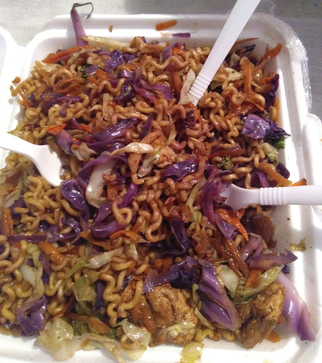 soueunessa's tweet photo. Pra fecha a noite Yakisoba ❤️
#matandoavontade😋 https://t.co/6pV8Bu4IFF
