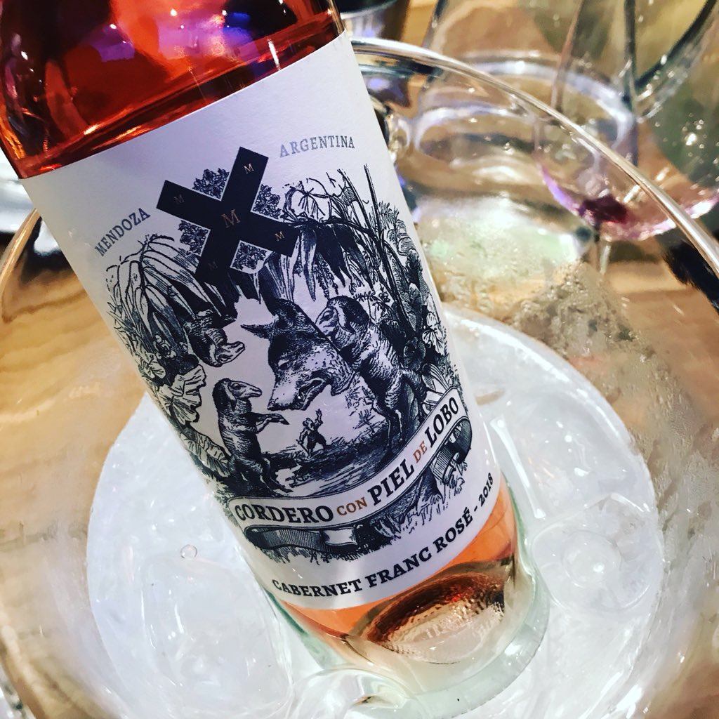 vinopatia's tweet photo. Si te digo que con este rosado le haces frente a cualquier plato, me crees? 😲@MMwines Cordero con piel de lobo Rose de #cabernetfranc 🍇 si, Cabernet Franc en un rosado! 👏🏻 https://t.co/SpF9iTbQgX