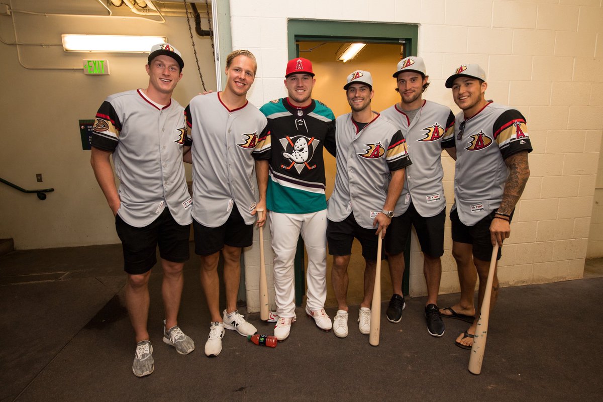 AdamHenrique's tweet photo. Hi, Im Adam Henrique and Back Home they Call me Uncle Rico, and I hit Dingers! #BigALIsALegend. Thanks for having us @Angels! https://t.co/0iAVQur9lY