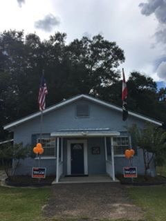 JudgeMikeTaylor's tweet photo. Whether it’s a campaign kick-off or the Walthall County Dairy Festival, we always have a wonderful time with the people of Walthall County! Thank you!
Last June, Judge Taylor proved that he is a man of many talents by being first among the candidates in the butter churning event! https://t.co/SKbwHRugjw