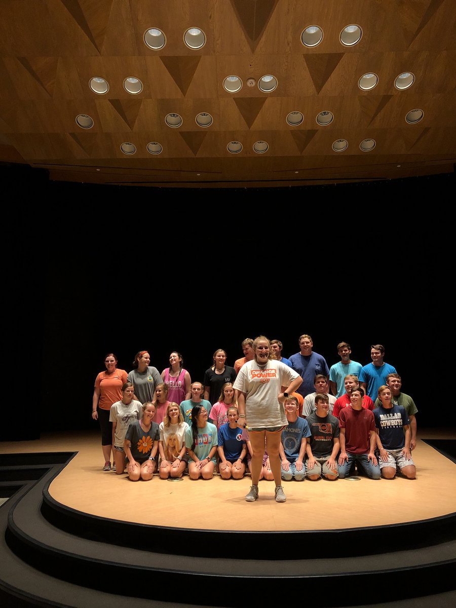 OSUFollies's tweet photo. The women of @okstateddd and the men of @PiChapterAGR rocked our socks off at their walk around! https://t.co/7JCGGqBe9y