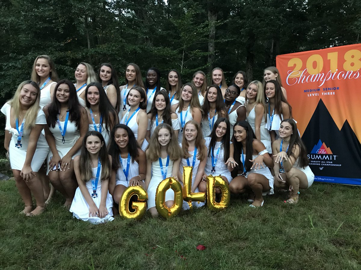 STAR_TeamStar's tweet photo. Congrats @STAR_SrGold ! 2018 Summit Champions ! #goldgotgold #thesummit18 #thestarway #starsummit18 ⭐️💛❤️ https://t.co/s8diLHedAu