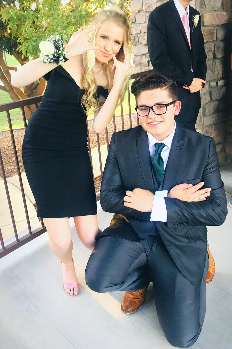 jessie_haynes17's tweet photo. Senior hoco❤️🔥 https://t.co/CK0clOsQs2