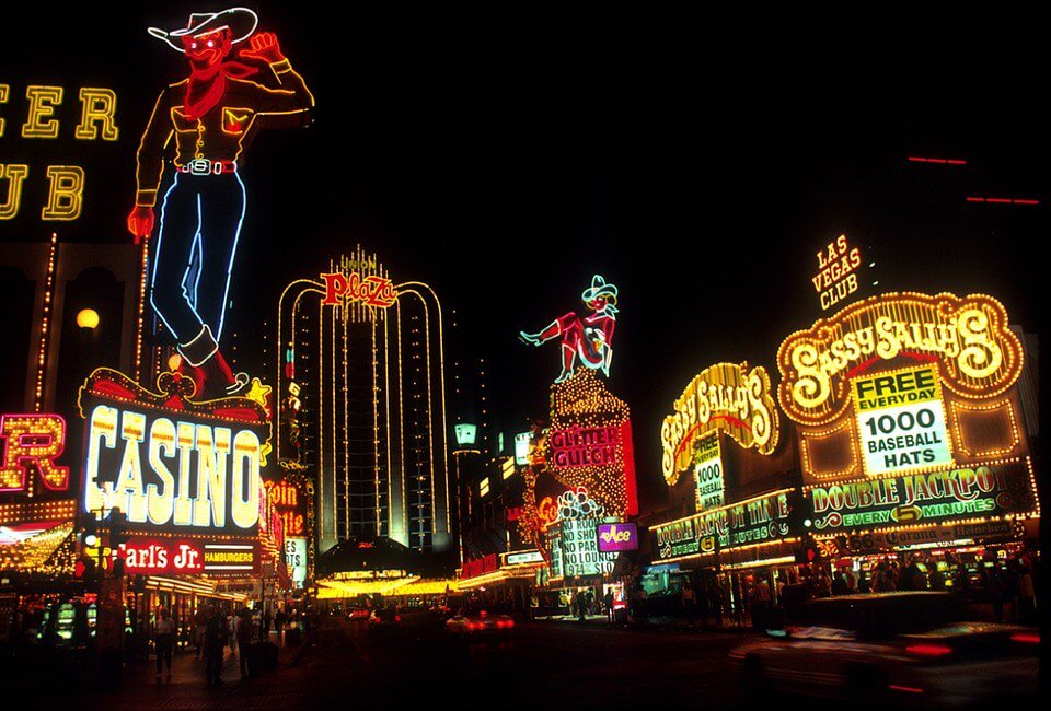 SecretFlying's tweet photo. Hong Kong to Las Vegas, USA for only $440 USD roundtrip with @EVAAirUS.

https://t.co/UfL9y88aJX https://t.co/gIBYjvakvW