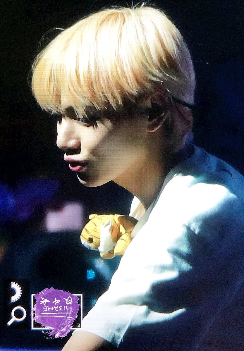 crescendo_1230's tweet photo. 180916 LYS fort worth #뷔 #태형 #V
타타와❤ 호랑이🐯
#방탄소년단 #BTS @BTS_twt https://t.co/pCi7Fu1mEY