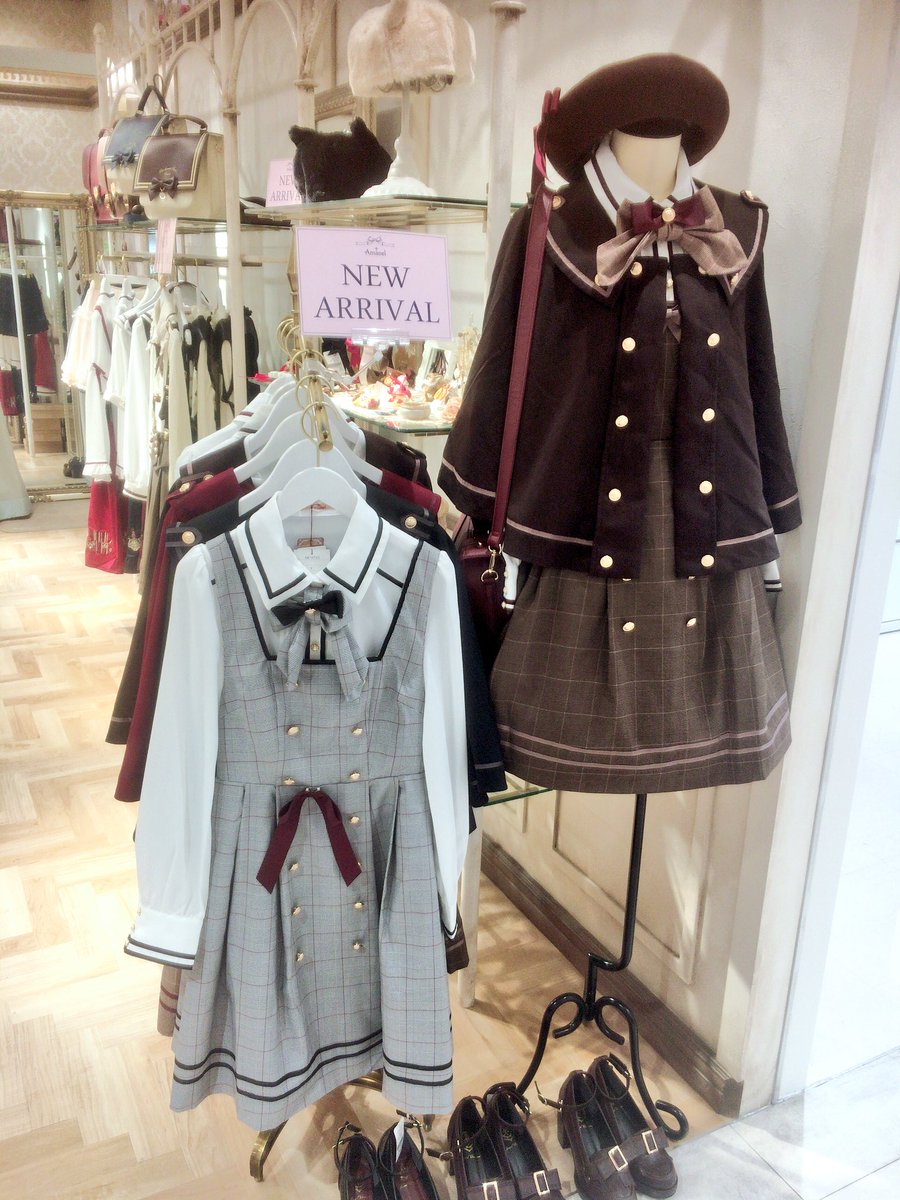 Amavel新宿店 Twitter પર こんにちは かわいい猫ちゃんシリーズや探偵さんに慣れちゃうお洋服などご用意しております ぜひかわいいお洋服見に来てください 祝日となりますので 11 00 30の営業となります ご注意ください 本日は 亀田 磦田