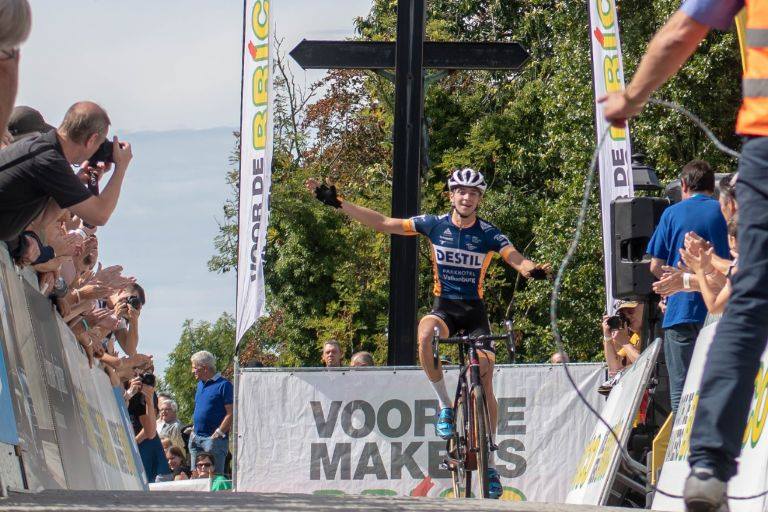 Yesterday Maik van der Heijden took his first CX win of the season at the @BricoCross in Geraardsbergen. Great Job Maik!
#PromotingTalents
