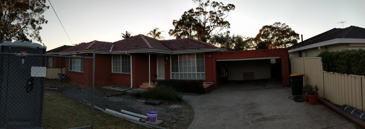 32Degrees_Build's tweet photo. We are progressing well on our ground floor extension in Moorebank. The original roof was tile, this is now being transformed with Colorbond sheeting.
#32DegreesBuilding #GroundFloorExtension #ExtensionBuilder https://t.co/hj7peWhWVH