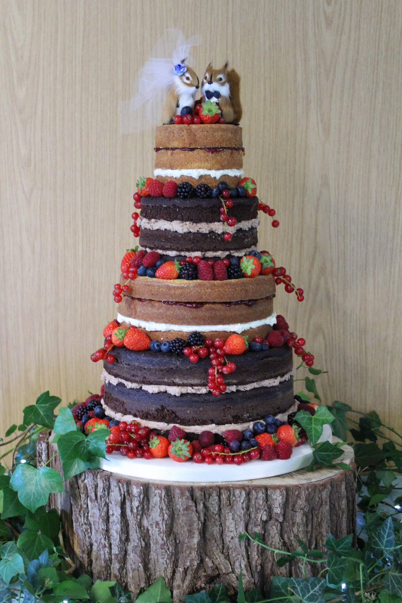 StripedApron's tweet photo. Fresh fruit topped naked wedding cake #wedding #weddingcake #love #nakedcake #freshfruit #stripedapronbakery https://t.co/K9gJj2UVRH