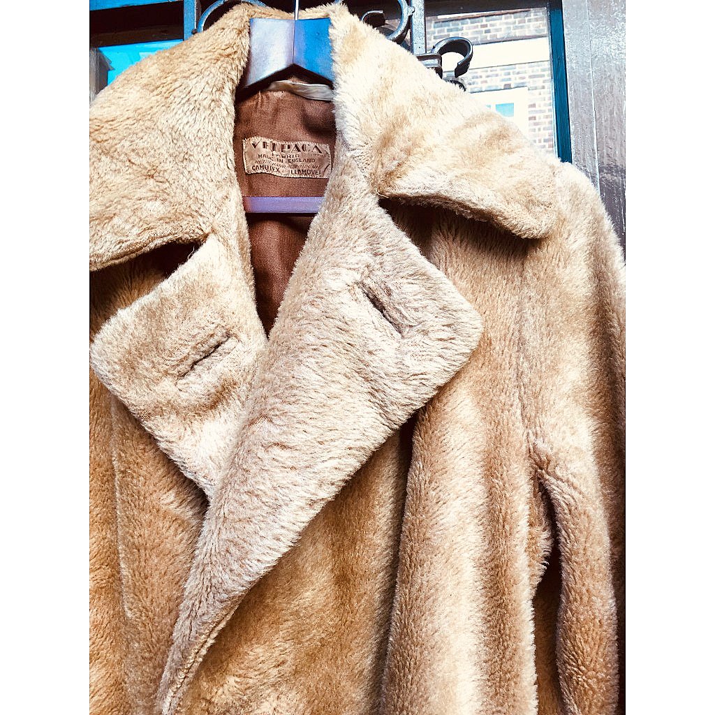 HornetsW8's tweet image. An English double breasted 1930’s/40’s ‘Teddy Bear’ motoring coat, with a Belt. size 38.
#mensvintage #motoringcoat #teddybearstyle #1930s #1940s