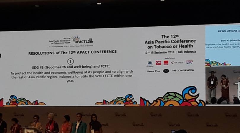 beritaKBR's tweet photo. Konferensi APACT ke-12 Dorong Indonesia Ratifikasi FCTC https://t.co/u4uFoG6QZ1
“Ketika saya menjadi Menteri Kesehatan, saya diminta memformulasikan, lalu Presiden (saat itu dijabat oleh SBY) berjanji akan menandatangani, tapi itu akhirnya tidak terjadi.”
#APact12Th https://t.co/EG1vbZhz3A