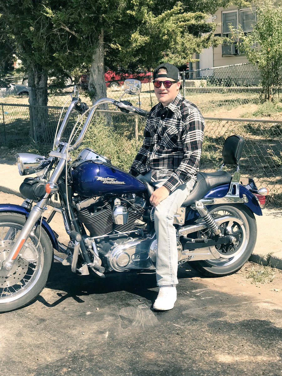 alexthefab33's tweet photo. My favorite thing in the whole world is when my bf &amp; I are riding the Harley and he reaches down &amp; rubs my leg like yesss baby you got my mf heart gawddddamnn I love it 😭😭💜😎  also here’s a badass hot pic I took of him today mhmmm🙈🤪😻🤤🔥 https://t.co/g6X2L005zG