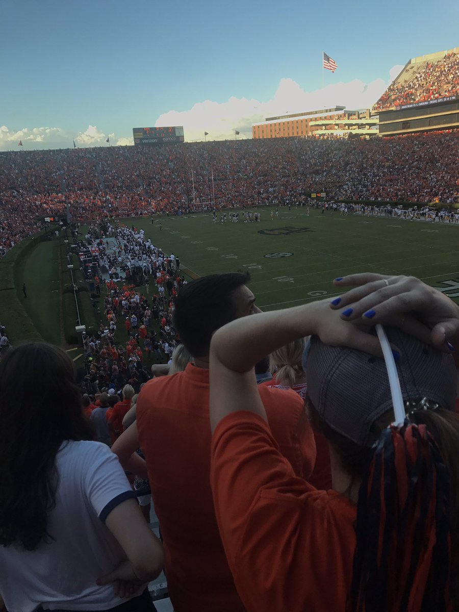 blake_fenn's tweet photo. My perspective of the fourth quarter from the Auburn game summarized in one photo: #handsonhead https://t.co/aA9NKNk6g4