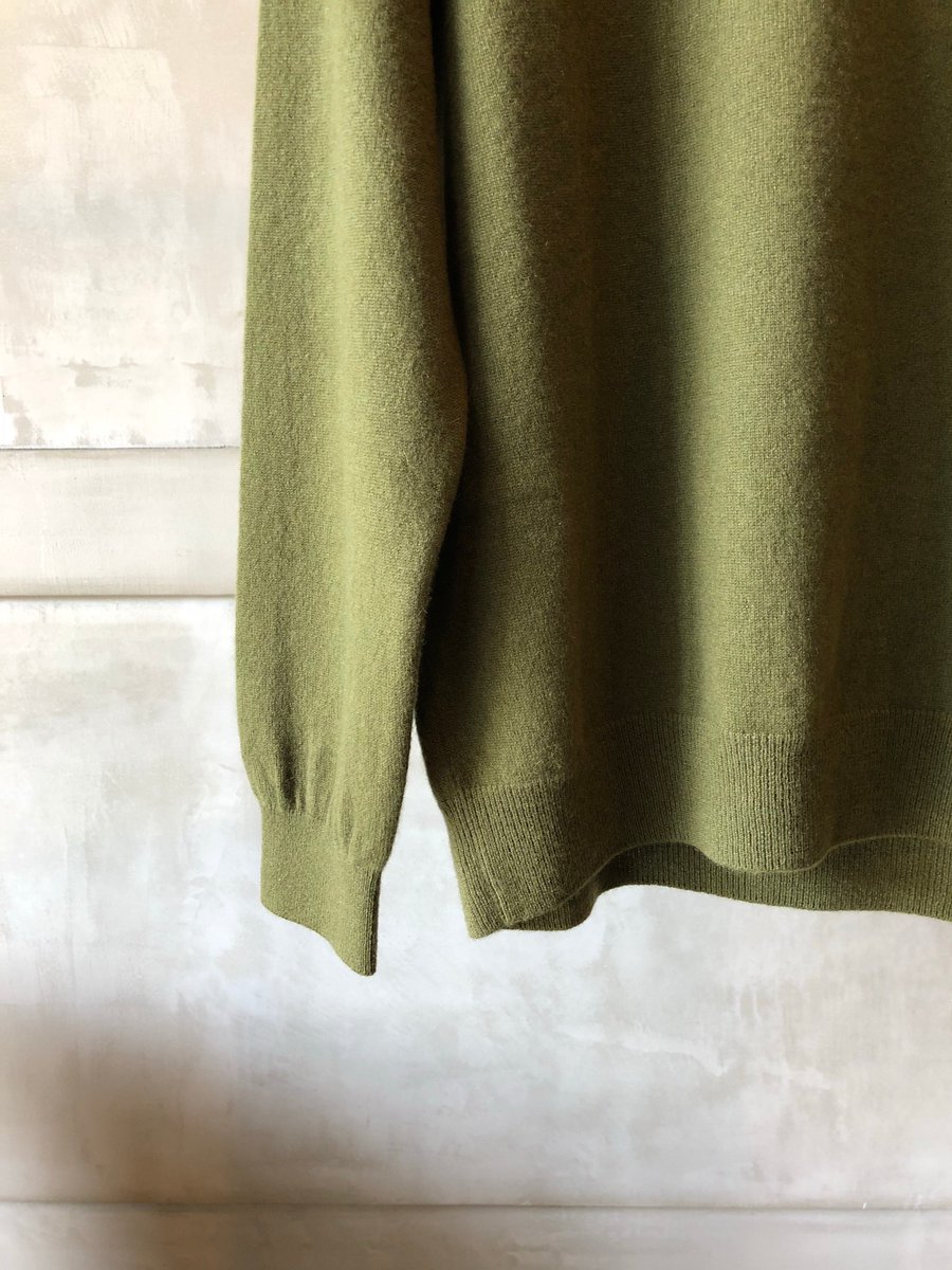 A&S &SHOP AOYAMA on Twitter: "「Simple sweater」 厳選されたカシミヤ原料を使って編み上げたシンプル