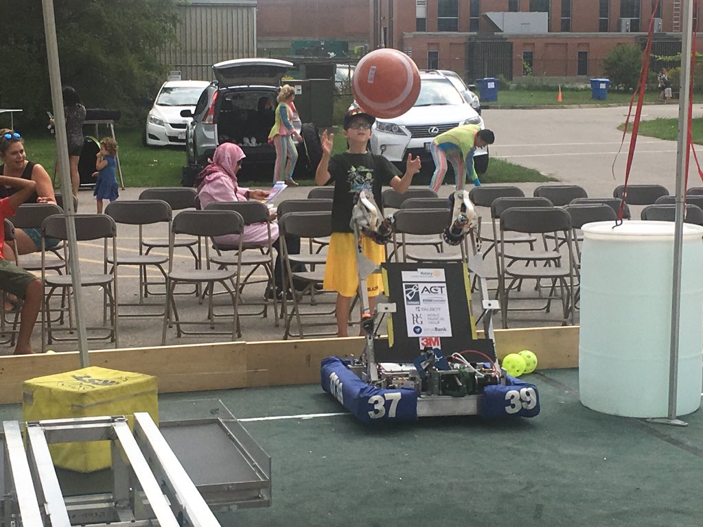FRC_3739's tweet photo. Next meeting is Tuesday after school! Let’s do this! #OptimisticPrime https://t.co/IHkraoF84B