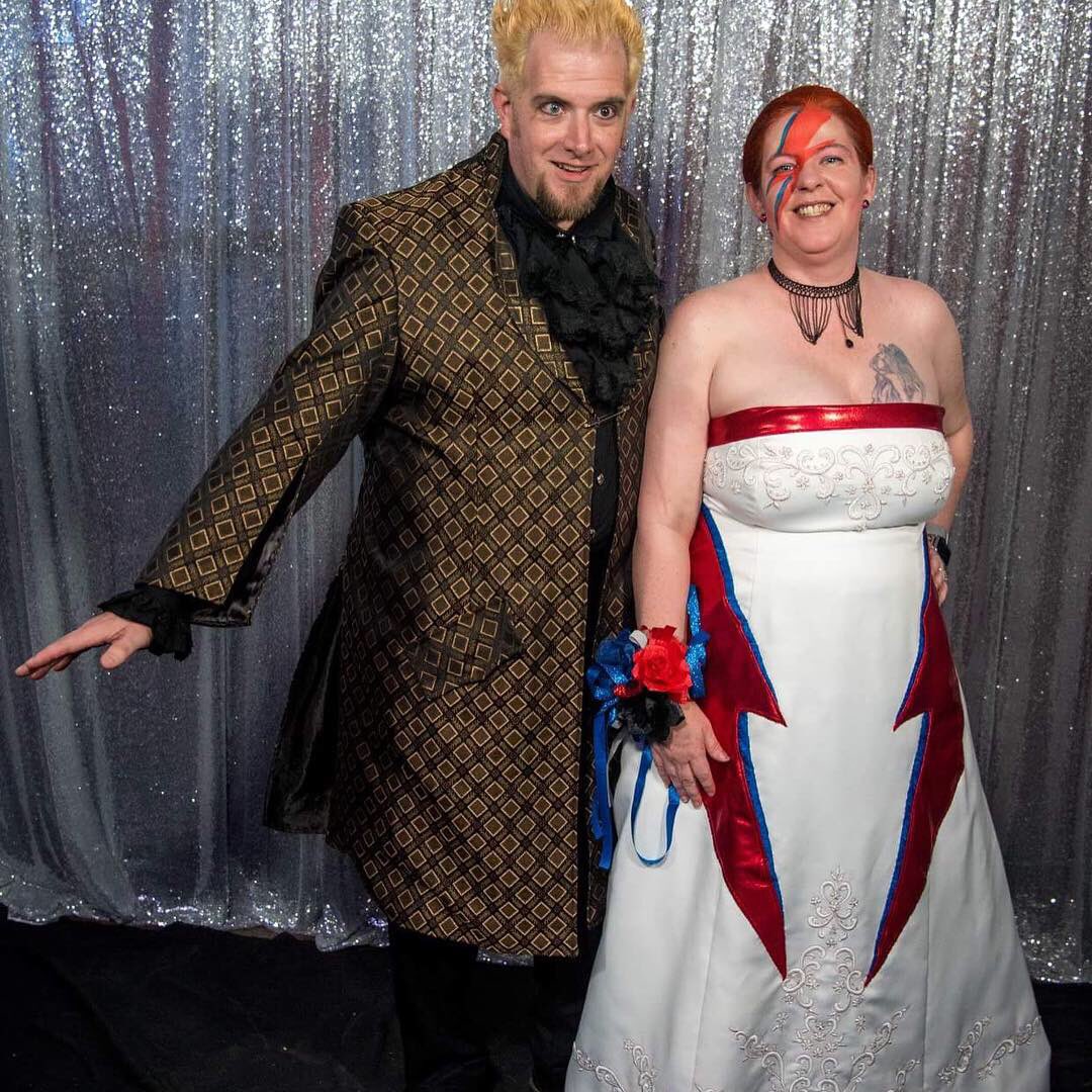 PublicCallCos's tweet photo. DFW Cosplay Prom last night and brought out my version of one of the McQueen jackets from the Earthling tour and Abbyβs Aladdin Sane inspired gown. So much fun. @the_real_iman #davidbowie #aladdinsane #cosplay #cosplayprom #deepellum #bowie #britishmusic https://t.co/HNDccjinmO