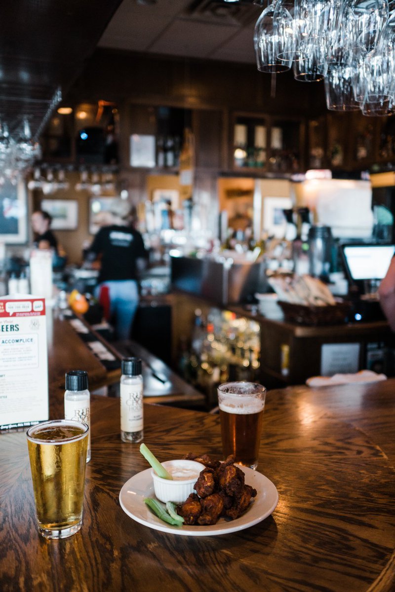 MTRibandChop's tweet image. We&apos;ve got All You Can Eat Wings and Drink Draft Beers to top your Monday night right! All for $19.95! Download the Tunity app when you come into the Rib &amp;amp; Chop House to watch the Seahawks vs. Bears. #Seahawks, #chicagobears, #Tunity, #SeeHearNow