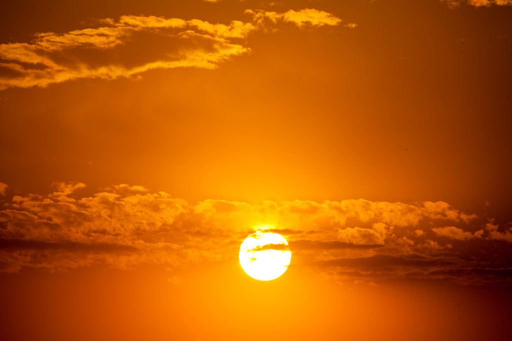 filipagoo's tweet photo. Happy Monday, the sun is rising and so am I. Today is a good day! Working for "Saving The Survivors" and planning the next @ABCcharity production What is your goals for this week? 

#sunrise #happymonday #photography #canon #filipagoo https://t.co/wmo2r8DEuo