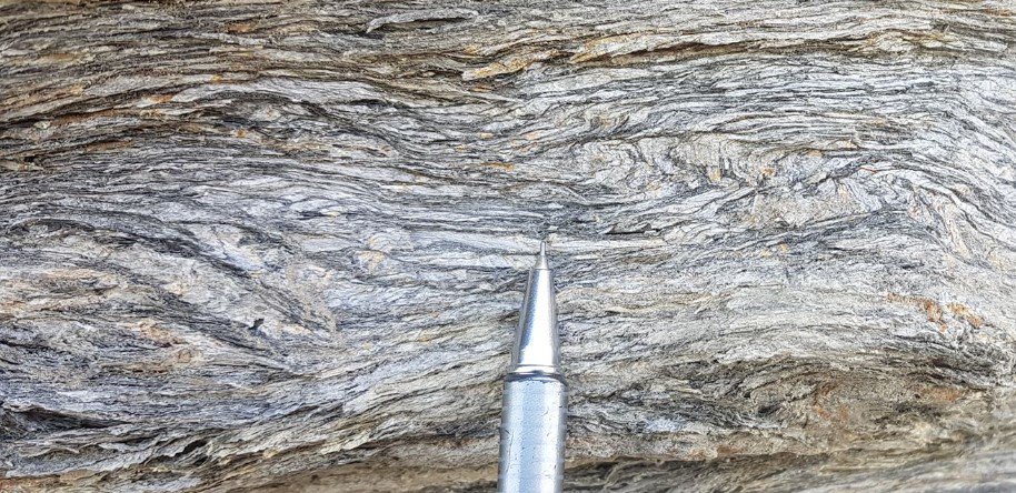 ROM_Resources's tweet image. ROM Resources trainee geologist Shane Pais recently travelled to Nambucca Heads, New South Wales for a structural geology field trip to map deformation structures in metamorphic rocks in the region. Read about the trip on our blog: romresources.com.au/blog-posts/nam…