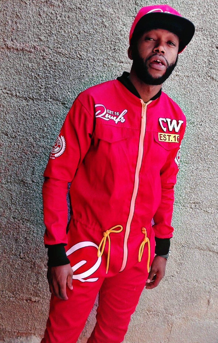 HakVrystad's tweet photo. #RUNFS
#FreeState
CHUCK WEST Pilot Suit R750 / Pre-Order R350.
Available in Black, Red, Military green.
#Order_Here WhatsApp 0847181221 https://t.co/wG5bROPs27