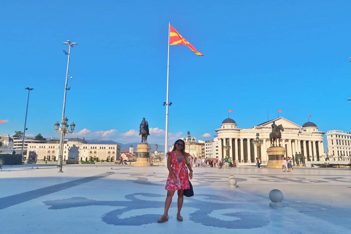 2MonkeysTravel's tweet photo. The City centre really looks glamorous.. never seen one like that in the Balkans.. learned that the government did that project few years ago for tourists! #skopjecity #macedonia #skopje #servicedapartments #ExploringMacedonia #Macedonia #europe @ExplorMacedonia https://t.co/WneUoSoiVw