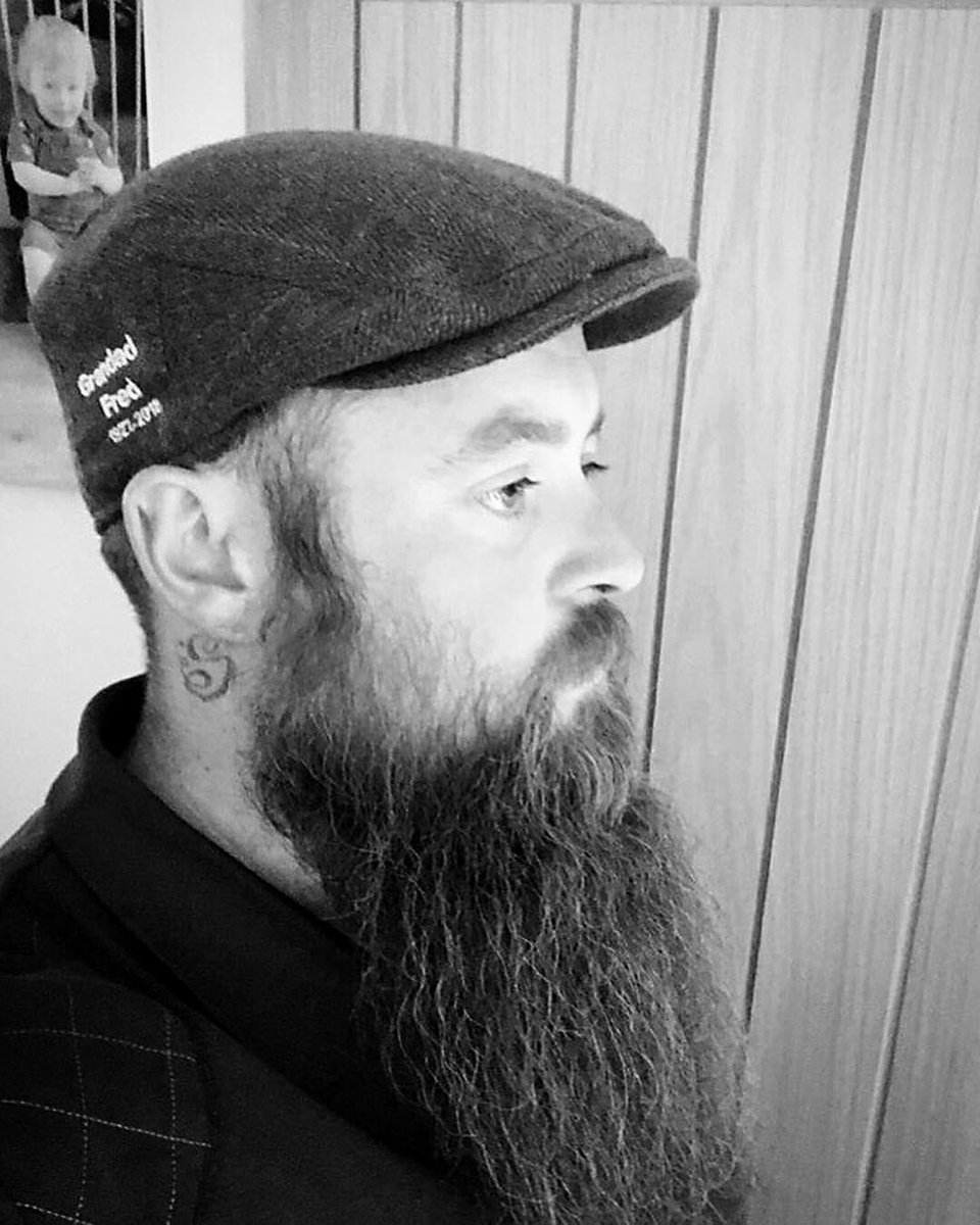 tbbclub's tweet photo. #MonochromeMonday with Joe Dabill of Leeds, West Yorks #beards #BeardTweet #TBBClub #YorkshireBeards &amp; #homeofthebeardos #gingernpepper #longbeard
Joe says, "Father of my amazing twin girls &amp; little boy - we love spending time together; married to the most wonderful woman ever!" https://t.co/HnL7OiyaoG
