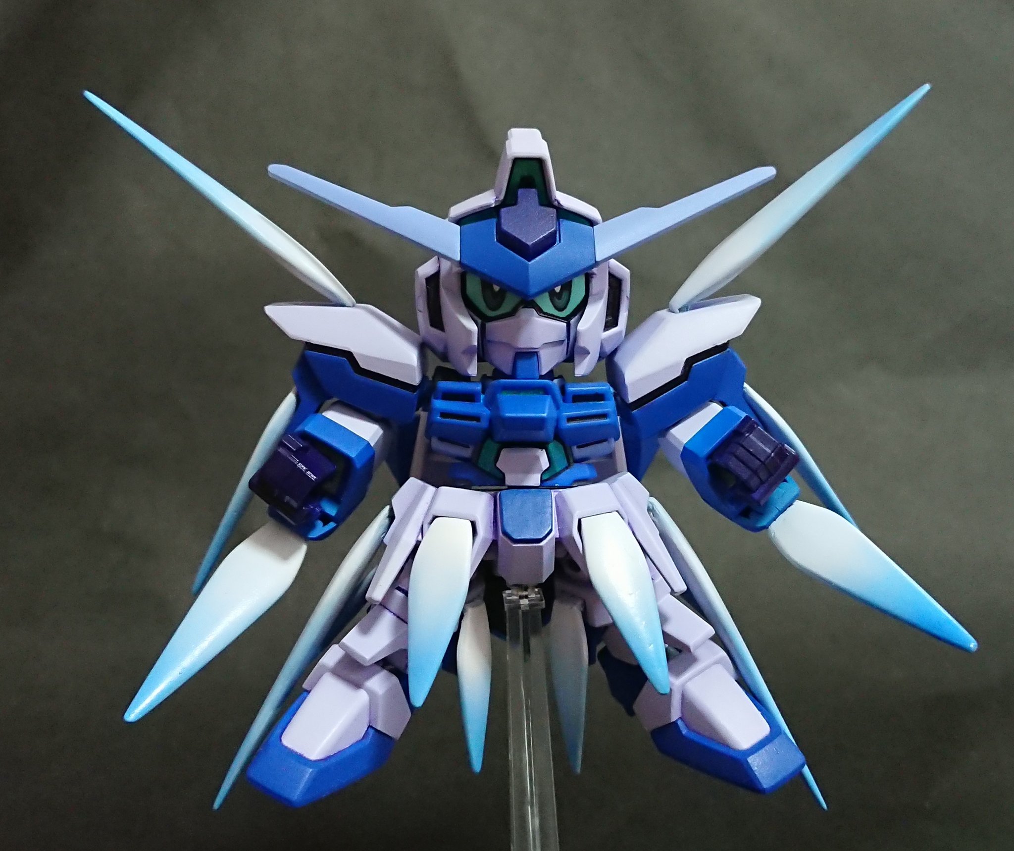 一原かずま ガンダムage Fxバーストモード 今までのダークハウンド フルグランサ同様 差分のパーツは自作だけど 今までが本体との統一感をだすためにやってたのに対し 今回は本体に対し極力大げさに見えるように というのが意識したところ Agefx