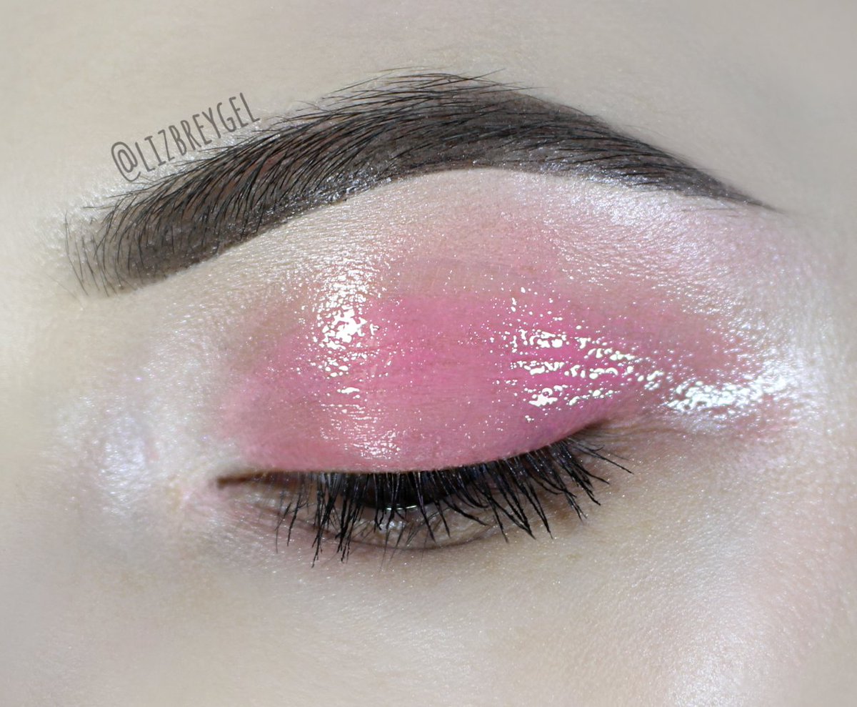 melanfolia's tweet photo. #Glossy eyelids aka “the latex-look lid” the hottest makeup trend, let's find out, what makes this #makeuptrend so iconic
https://t.co/PbcHhSJYMW
#bbloggers #trenddissection #makeuptrenddissection #fblchat #beautychat #makeupartist #beauty https://t.co/Oq2JVW2H4x