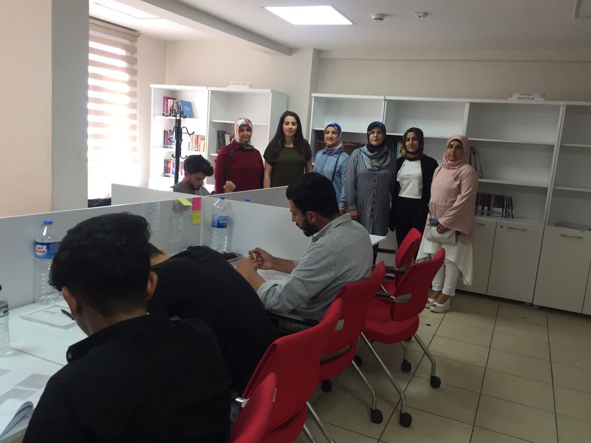 Bahçelievler gençlik merkezini ziyaret ederek Geleceğimizin temınatı tüm öğrencilerimize yenı eğitim-öğretim yılında başarılar diledik. <a href="/haliliye_bld/">Haliliye Belediyesi 🇹🇷</a> öğrencilerimize sunduğu hizmetlerden dolayı teşekkür ederiz 
<a href="/FevziDemirkol/">Fevzi Demirkol</a> <a href="/demetstcgvn/">Demet Saatçı Güven</a> <a href="/gulistansatis/">Gülistan SATIŞ</a>
 
#okullaracılıyor