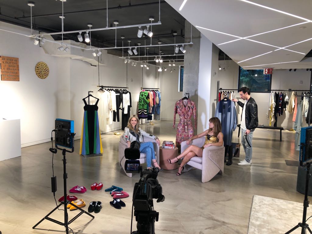 aposner's tweet photo. Can “Bricks and Mortar” Fashion Retail Resurrect Itself? A #VideoConversation with #experientailretail -- Le Board -- Answers the Question. Watch the video and read my #beautyskew post for more! #fashion #NYFA2018 #NYC https://t.co/rNc3DpKW4r…/can-bricks-and-mortar-fashion-r…/ https://t.co/ToqTwVQUyx