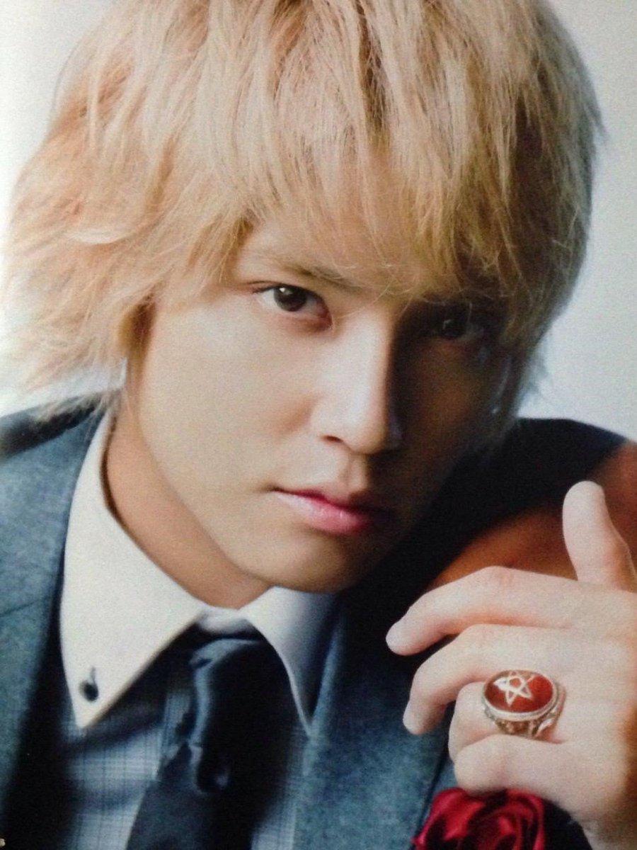 余談ですがさっきのMステライブでも手越くんが着けてたアレックス