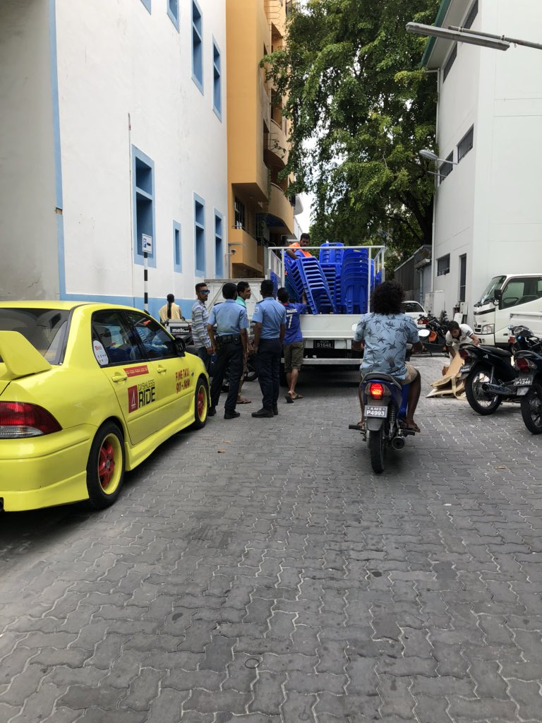thayyib's tweet photo. polihunge vehical ga PPM jalsa ah gondi ufulanee https://t.co/O8tHLKKhCd