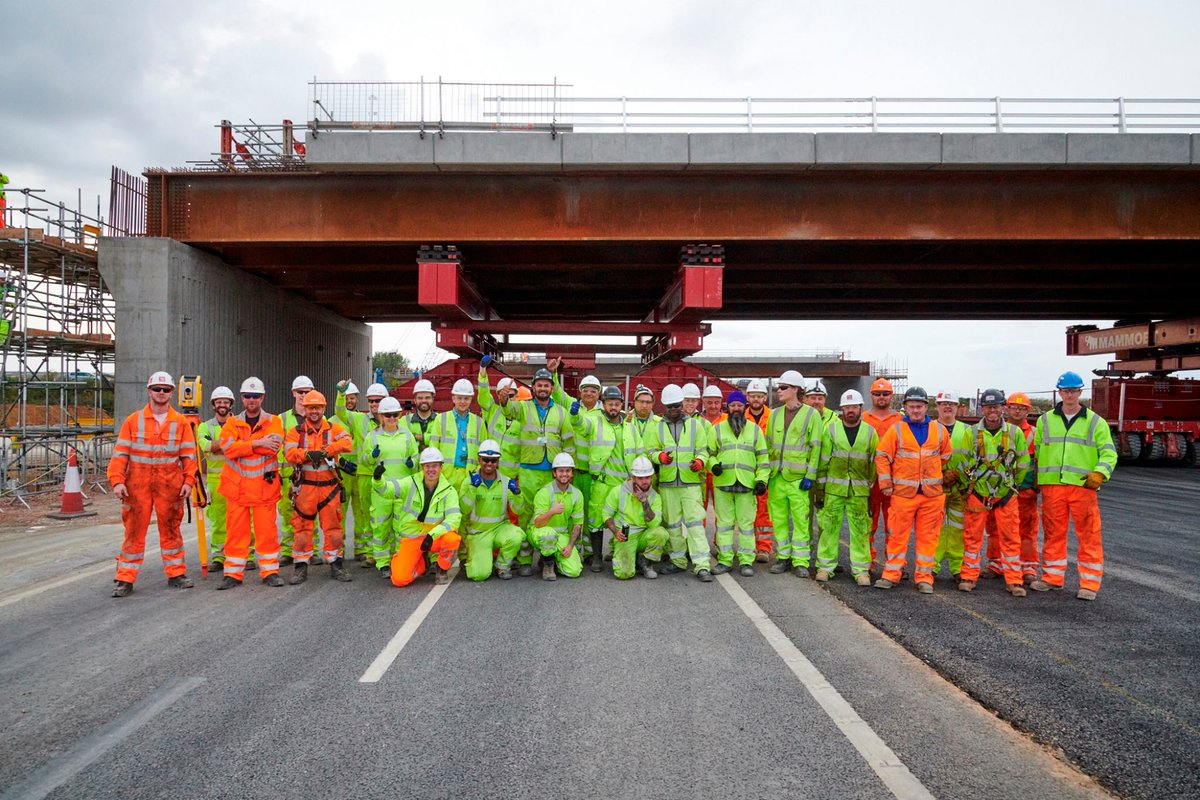 balfourbeatty's tweet photo. Last weekend our JV team working on the A14 Cambridge to Huntingdon improvement scheme successfully installed two new 1,000 tonne bridges and reopened 18 hours ahead of schedule. Fantastic achievement, well done to all involved. https://t.co/csQMFADQZn