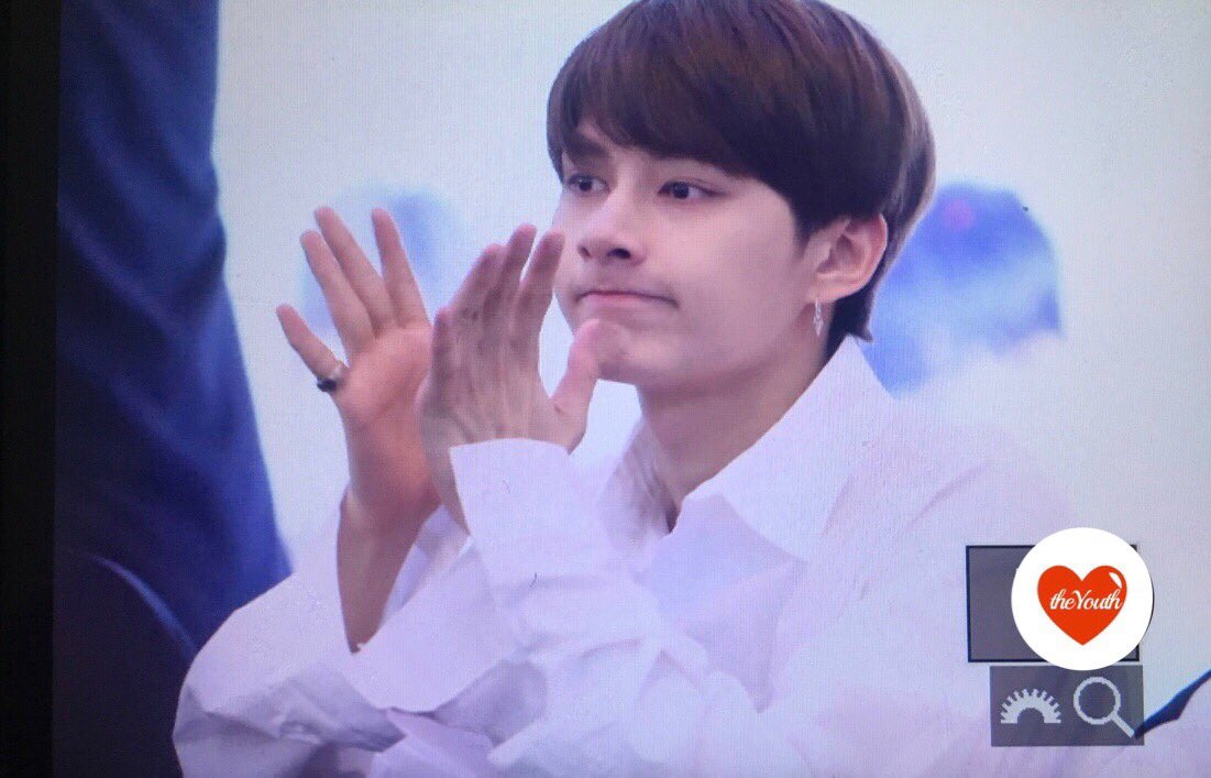 180917 
#세븐틴 #SEVENTEEN #준 #준휘 #JUN #俊辉 <a href="/pledis_17/">세븐틴(SEVENTEEN)</a>