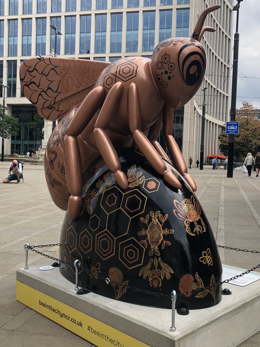 MCR_Gin's tweet photo. It's the last chance to take part in the @BeeInTheCityMCR trail - have you taken a photo with our #DistillerBee? With just a few more days to go, make sure you unlock the code on the app to get 15% off. #LoveManchester @mcr_charity https://t.co/8LYFcnaktS