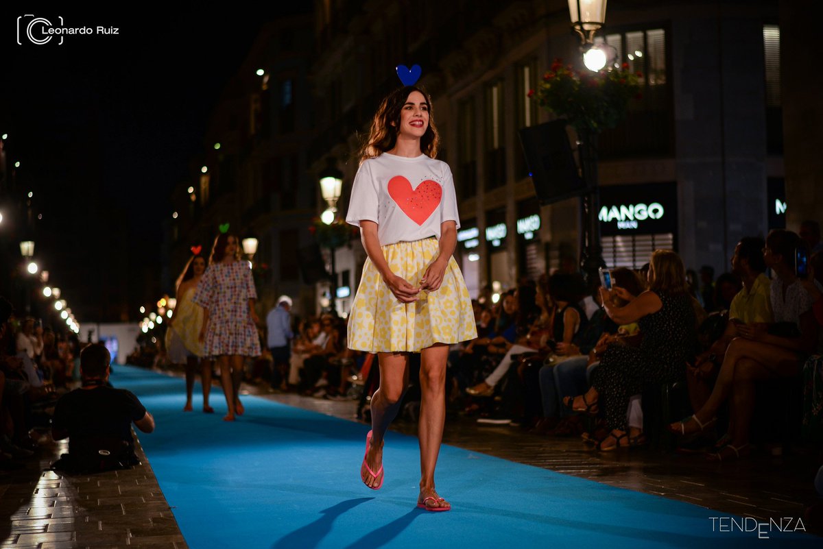 _LeonardoRuiz_'s tweet photo. · @agathardlp #PasarelaLarios #Málaga 3/3 https://t.co/RVnOTTplqA