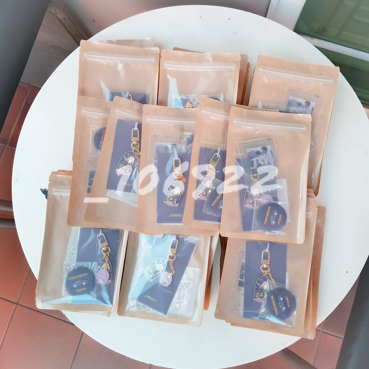 _106922's tweet photo. The keyrings arrived safely😊 thank you so much @planet0524 💞
มาถึงแล้ววว ถึงมือเราอย่างปลอดภัย เริ่มจัดส่งวันพุธนี้นะคะ ใครที่ต้องการเปลี่ยนที่อยู่สำหรับจัดส่งแจ้งได้ถึงวันพรุ่งนี้ทางDMเลยค่ะ🌴🍑 https://t.co/9Yvylg3pOv