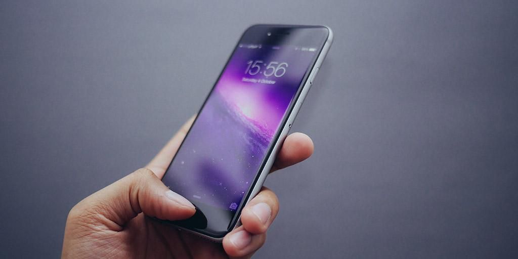 For all you germaphobes out there. here's how you #clean your #phone in 2018 <a href="/UVHero/">UV Hero</a> buff.ly/2w2tCRk