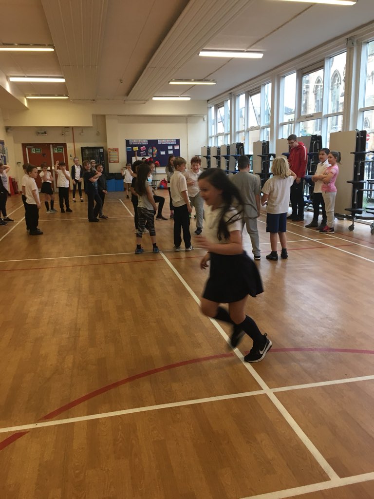 MrsLaing5a's tweet photo. Abair spòrs a bh’againn ann an clas 5a an-diugh ag ionnsachadh geamaichean ùra còmhla ri Grant bho #activeschools https://t.co/MU9lZPR5RO