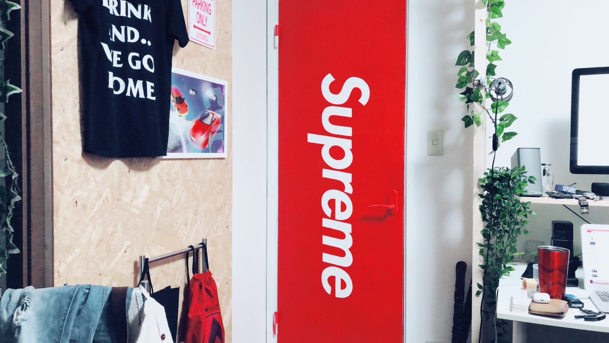 ryuicokmt's tweet photo. I don’t have anything #Supreme except this door. #DIY https://t.co/fTtR8YUtT4