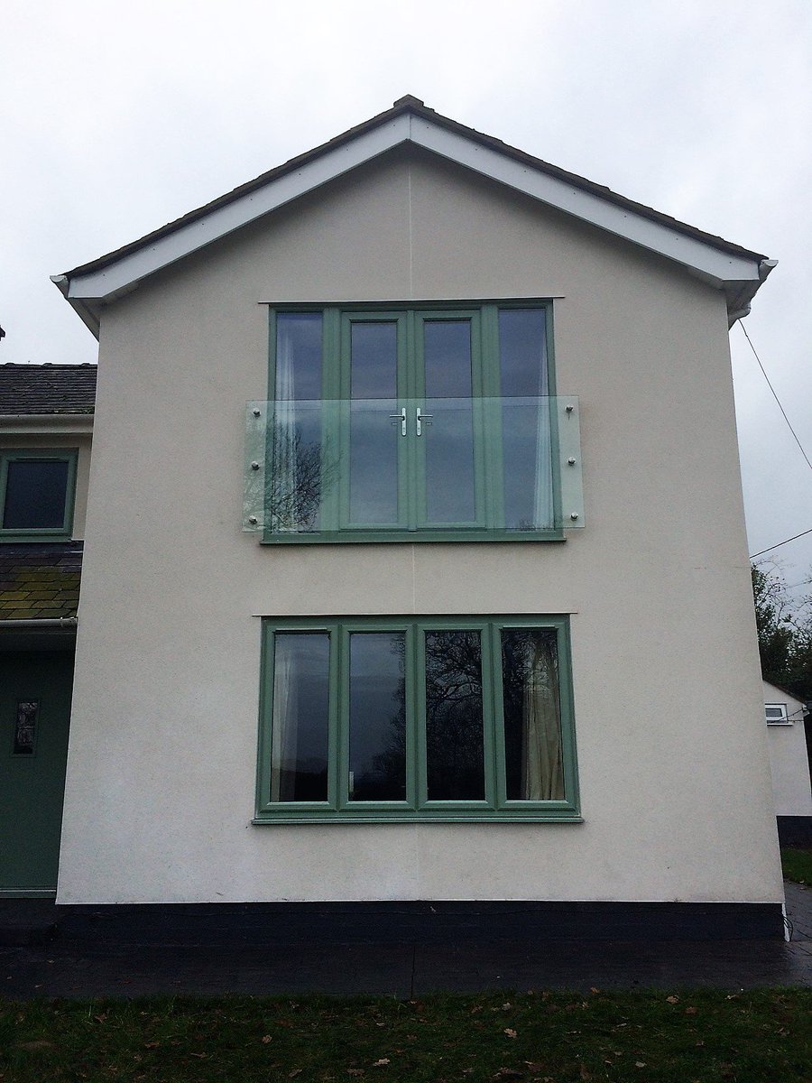 Juliet Balconies 
Elegant sollutions to building control regulations
.
#Sunrock #Balconies #Balustrade #JulietBalcony #BeautifulBalcony #Glass #Design #ExteriorDesign #Construction #HomeImprovement #UK